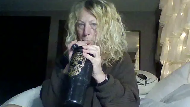 Snapshot of Outdoorchicjj chatting on February 24, 2026, 12:14 pm Outdoorchicjj online show from February 24, 2026, 12:14 pm