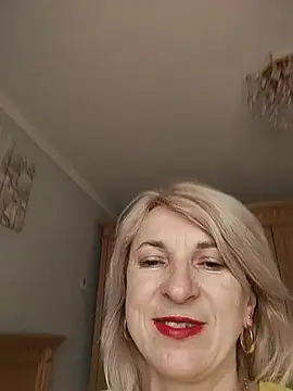 AhlyssaLove1155 online show from June 11, 2026, 3:10 pm