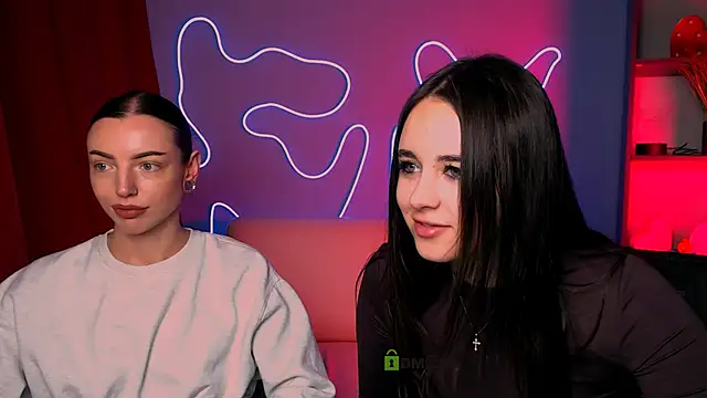 stacey queen online show from December 15, 2025, 3:49 pm