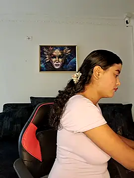 Lia em online show from December 17, 2025, 12:44 pm