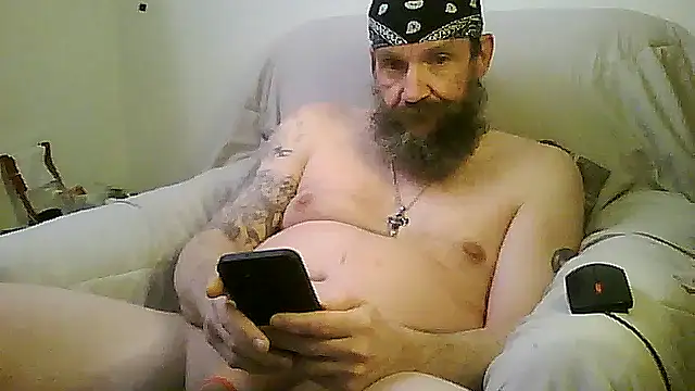 Snapshot of Spunfun555 chatting on April 21, 2026, 4:12 pm Spunfun555 online show from April 21, 2026, 4:12 pm
