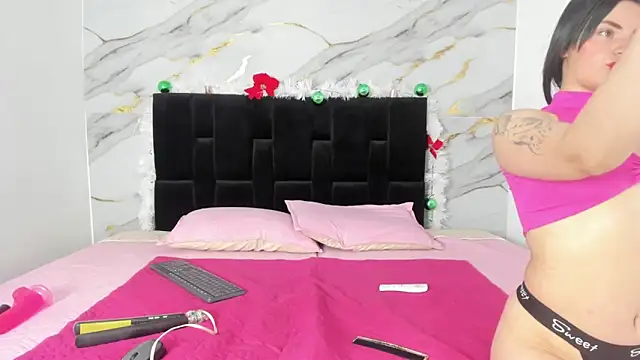 emmmaa moon online show from December 18, 2025, 6:03 pm