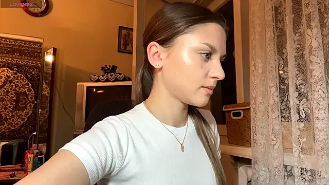 Snapshot of EnergeticMona chatting on December 16, 2025, 2:11 pm EnergeticMona online show from December 16, 2025, 2:11 pm