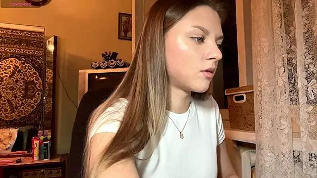 Snapshot of EnergeticMona chatting on December 17, 2025, 3:07 pm EnergeticMona online show from December 17, 2025, 3:07 pm