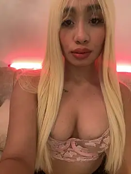 Snapshot of MandyWester1 chatting on March 11, 2026, 9:48 am MandyWester1 online show from March 11, 2026, 9:48 am