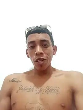 Snapshot of Shantalys_beauty_queen chatting on February 1, 2026, 5:50 am Shantalys beauty queen online show from February 1, 2026, 5:50 am