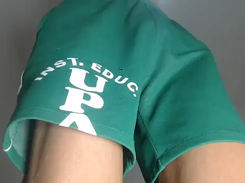 Snapshot of Shantalys_beauty_queen chatting on February 14, 2026, 2:47 pm Shantalys beauty queen online show from February 14, 2026, 2:47 pm