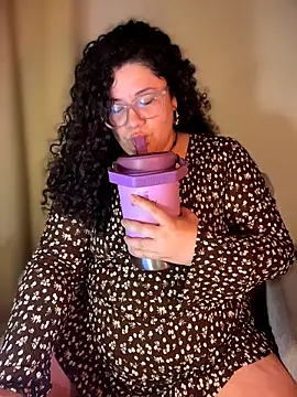 Snapshot of VanesssaMilf_ chatting on February 14, 2026, 11:12 pm VanesssaMilf online show from February 14, 2026, 11:12 pm