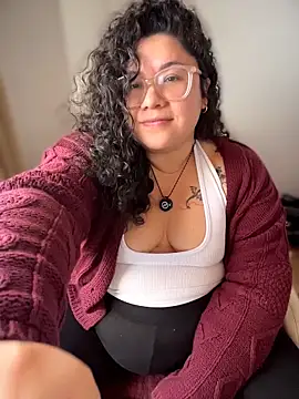 Snapshot of VanesssaMilf_ chatting on March 12, 2026, 2:23 pm VanesssaMilf online show from March 12, 2026, 2:23 pm