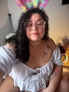 Snapshot of VanesssaMilf_ chatting on March 31, 2026, 10:32 pm VanesssaMilf online show from March 31, 2026, 10:32 pm