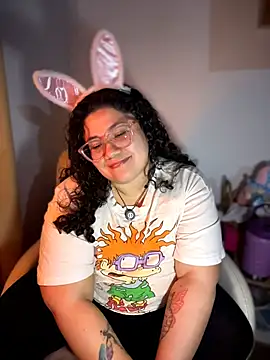 Snapshot of VanesssaMilf_ chatting on April 4, 2026, 6:44 am VanesssaMilf online show from April 4, 2026, 6:44 am