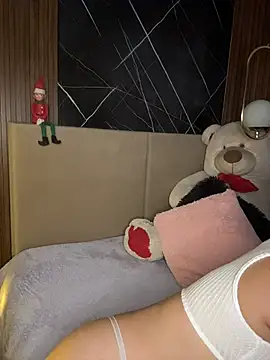 ValentinaEliot online show from December 16, 2025, 1:10 am