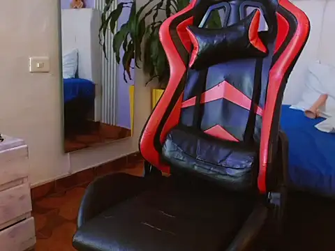 Snapshot of mia_collin_ chatting on December 16, 2025, 9:25 am mia collin online show from December 16, 2025, 9:25 am