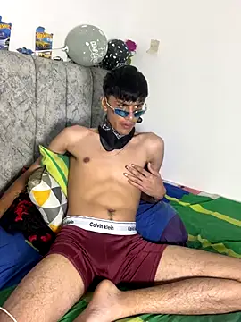 Snapshot of Andycillo chatting on January 7, 2026, 2:25 am Andycillo online show from January 7, 2026, 2:25 am