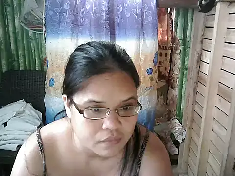 Snapshot of Hotty_babe23 chatting on April 21, 2026, 2:37 am Hotty babe23 online show from April 21, 2026, 2:37 am