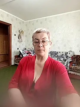 Snapshot of Bastet422111 chatting on December 22, 2025, 10:45 am Bastet422111 online show from December 22, 2025, 10:45 am