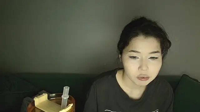 kimyjina online show from May 26, 2026, 3:02 am