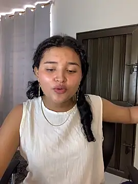 Snapshot of ladulcemary_ chatting on May 2, 2026, 7:30 pm ladulcemary online show from May 2, 2026, 7:30 pm