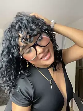 Snapshot of ladulcemary_ chatting on May 16, 2026, 7:56 pm ladulcemary online show from May 16, 2026, 7:56 pm