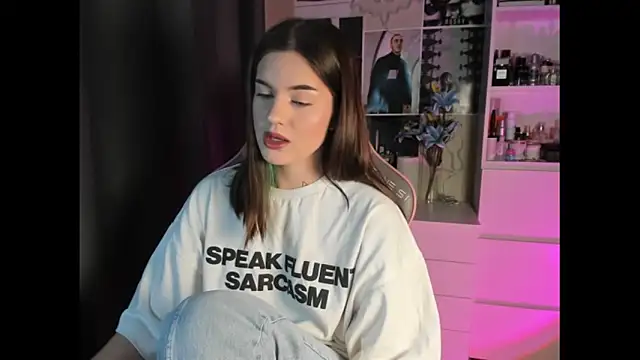 NikkieKitty online show from February 13, 2026, 2:24 pm