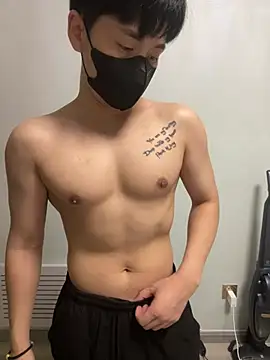 Snapshot of kimze7 chatting on March 18, 2026, 11:35 am kimze7 online show from March 18, 2026, 11:35 am