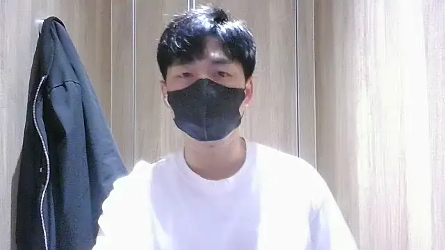 Snapshot of kimze7 chatting on March 20, 2026, 2:05 am kimze7 online show from March 20, 2026, 2:05 am