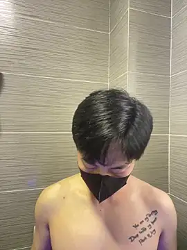 Snapshot of kimze7 chatting on April 1, 2026, 11:02 pm kimze7 online show from April 1, 2026, 11:02 pm