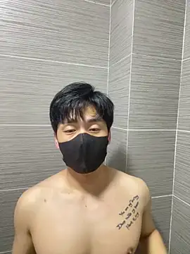 Snapshot of kimze7 chatting on April 3, 2026, 3:43 pm kimze7 online show from April 3, 2026, 3:43 pm