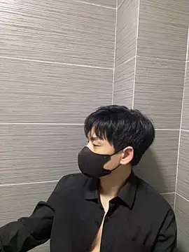 Snapshot of kimze7 chatting on April 7, 2026, 3:23 pm kimze7 online show from April 7, 2026, 3:23 pm