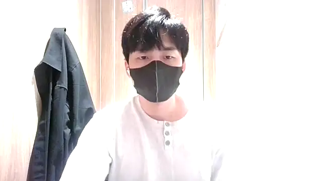 Snapshot of kimze7 chatting on April 14, 2026, 6:19 am kimze7 online show from April 14, 2026, 6:19 am