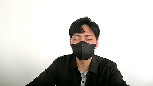 kimze7 online show from May 15, 2026, 2:51 am