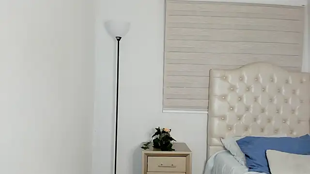 Lery riascos online show from December 19, 2025, 12:12 pm