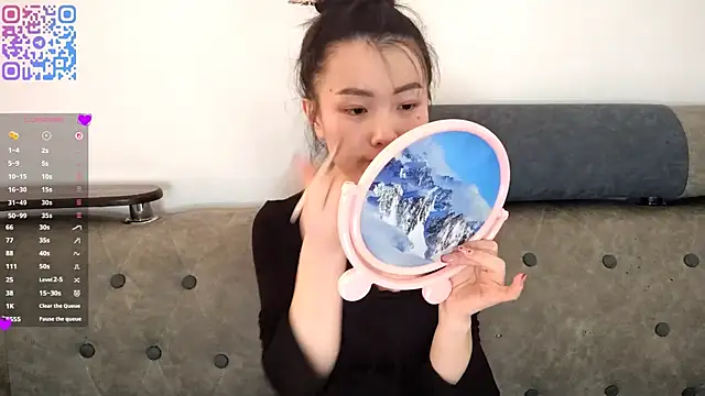 OleneBouras online show from December 20, 2025, 9:05 am