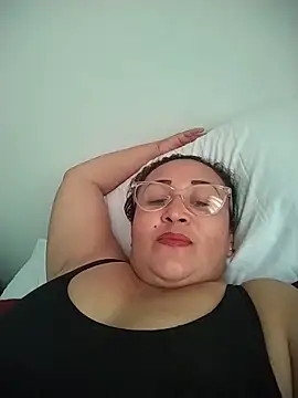 Nini Love  online show from February 4, 2026, 8:03 pm