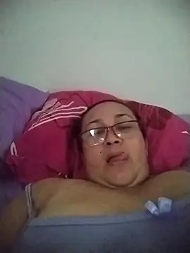 Snapshot of Nini_Love_ chatting on April 17, 2026, 8:23 pm Nini Love online show from April 17, 2026, 8:23 pm