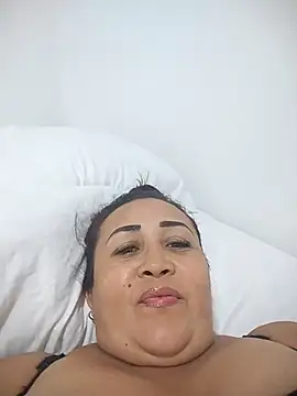 Snapshot of Nini_Love_ chatting on May 10, 2026, 4:06 am Nini Love online show from May 10, 2026, 4:06 am