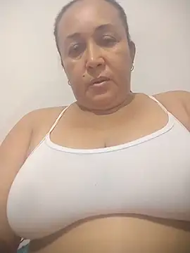 Snapshot of Nini_Love_ chatting on May 25, 2026, 3:34 am Nini Love online show from May 25, 2026, 3:34 am