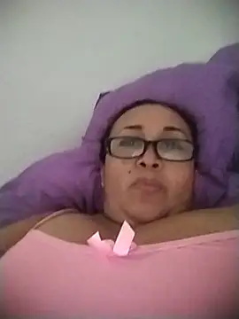 Snapshot of Nini_Love_ chatting on July 12, 2026, 9:28 pm Nini Love online show from July 12, 2026, 9:28 pm