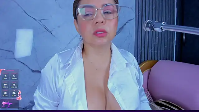 Snapshot of shayra_boobs2 chatting on May 21, 2026, 10:44 am shayra boobs2 online show from May 21, 2026, 10:44 am