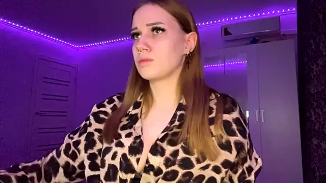 SeductiveNika online show from December 19, 2025, 1:18 pm