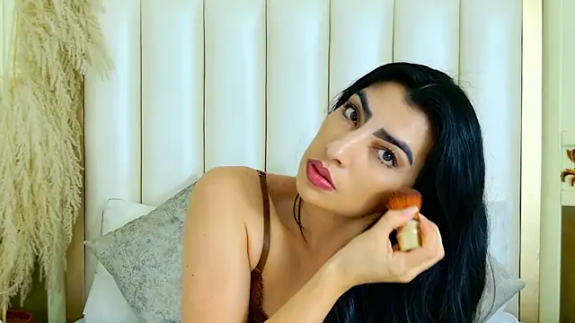 NinnaPiers online show from July 23, 2026, 11:41 am