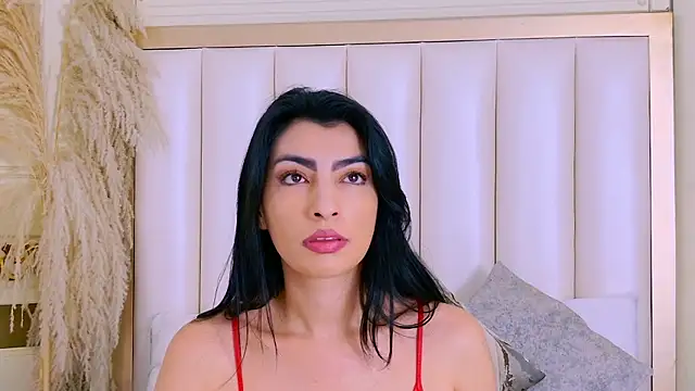 NinnaPiers online show from July 27, 2026, 11:39 am