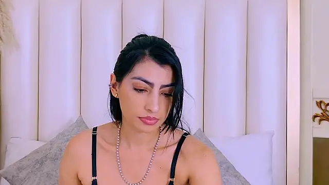 NinnaPiers online show from July 28, 2026, 2:13 pm