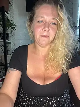 JenniferCarmen online show from July 15, 2026, 8:41 am