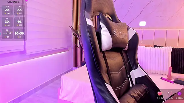 Lyra Black  online show from February 8, 2026, 2:53 pm