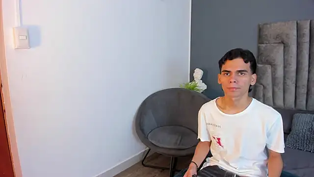 kevin  warhol online show from December 19, 2025, 3:35 am