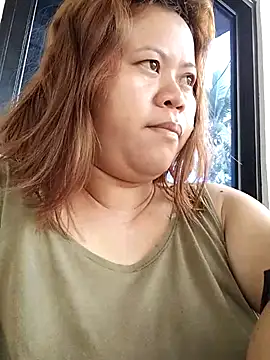 Melania05 online show from April 5, 2026, 11:02 pm