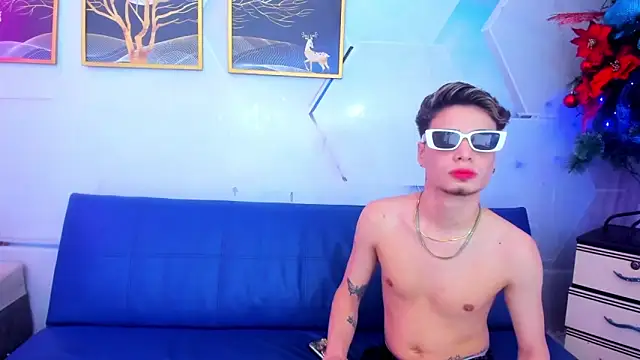 Alex jeins at online show from December 20, 2025, 4:08 am