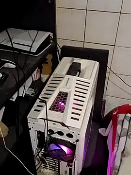 Snapshot of Pintiliescu chatting on December 15, 2025, 10:36 pm Pintiliescu online show from December 15, 2025, 10:36 pm