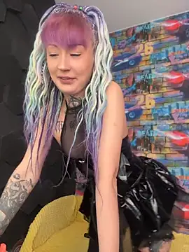 Snapshot of Tattoo__Moon chatting on May 5, 2026, 6:10 am Tattoo Moon online show from May 5, 2026, 6:10 am